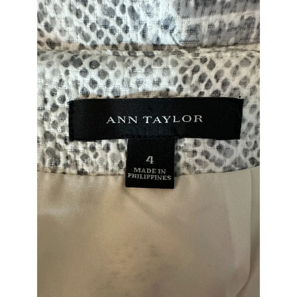 Ann Taylor Womens Straight Pencil Skirt Size 4 White Reptile Print Knit - Picture 2 of 12